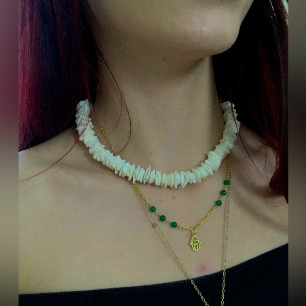 white and gold shell necklace